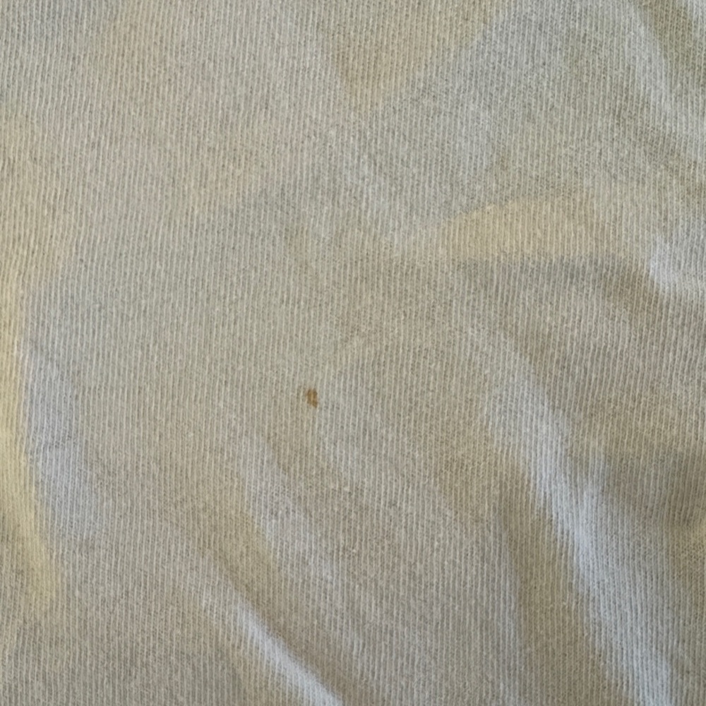 Vineyard Vines light blue Tee with Colorful Beach Graphic - Picture 5 of 5